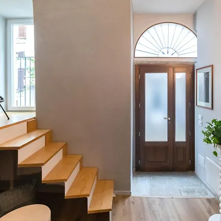 Casa Degli Specchi- Duplex In Center - By Guestaly Apartment