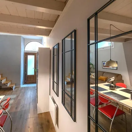 Apartment Casa Degli Specchi- Duplex In Center - By Guestaly *