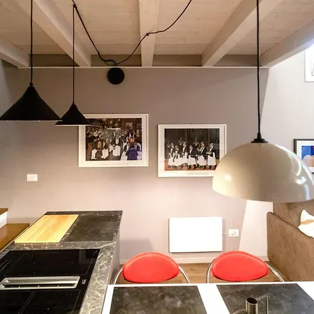 Casa Degli Specchi- Duplex In Center - By Guestaly Apartment