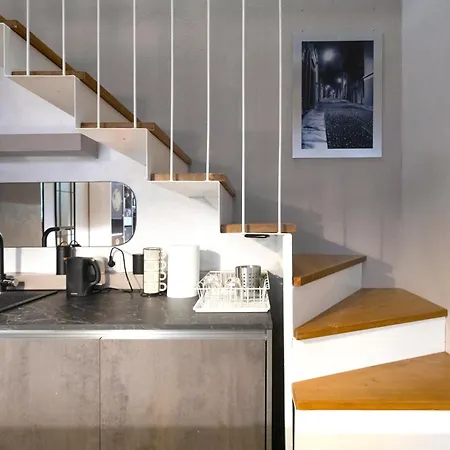 Casa Degli Specchi- Duplex In Center - By Guestaly Arona