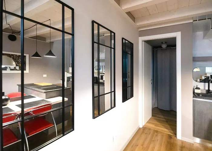 דירה Casa Degli Specchi- Duplex In Center ארונה