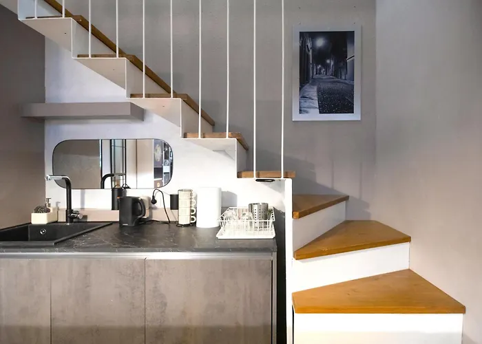 Casa Degli Specchi- Duplex In Center Arona