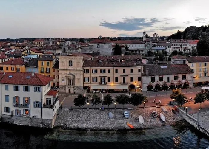 Apartamento Casa Degli Specchi- Duplex In Center Arona